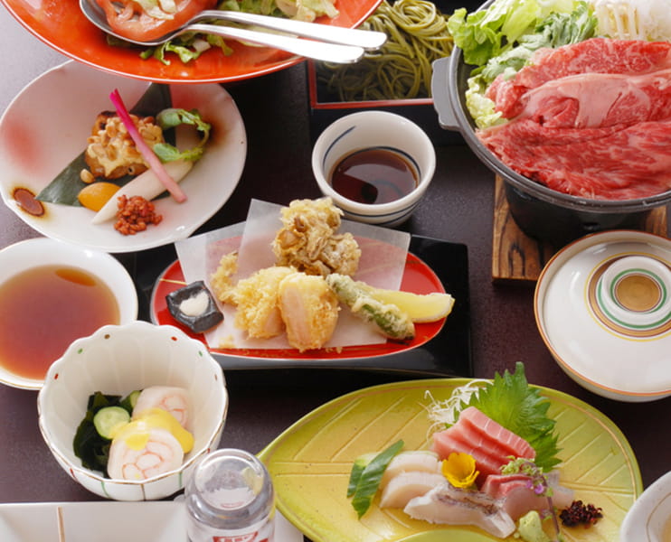 全6品 6,050円 飲み放題コース