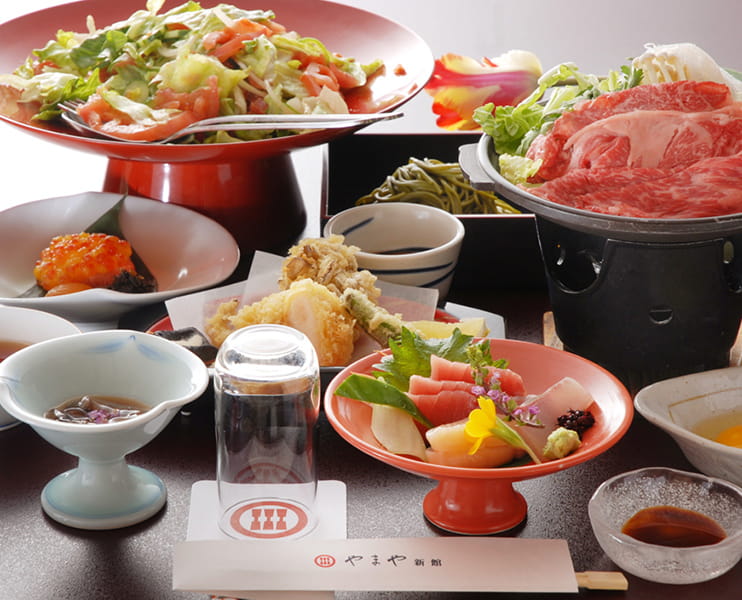 全8品 7,700円 飲み放題コース